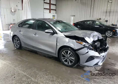 2023 Kia Forte Lx z USA, uszkodzony, nr VIN 3KPF24AD4PE570033